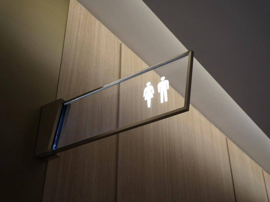 Baby Changing Stations in Men’s Restrooms: A Compliance Shift Many Buildings Missed